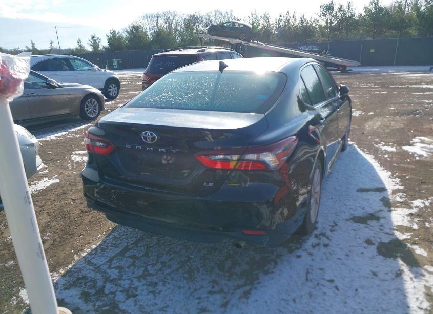 Photo 4 of 2022 Toyota Camry LE (VIN 4T1R11AK2NU634061)