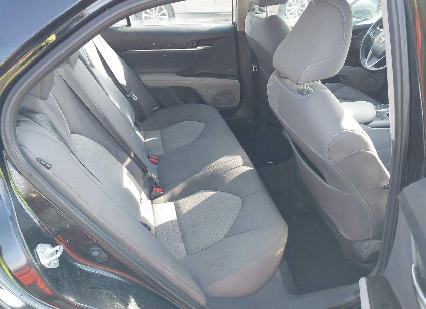 Photo 8 of 2022 Toyota Camry LE (VIN 4T1R11AK2NU634061)