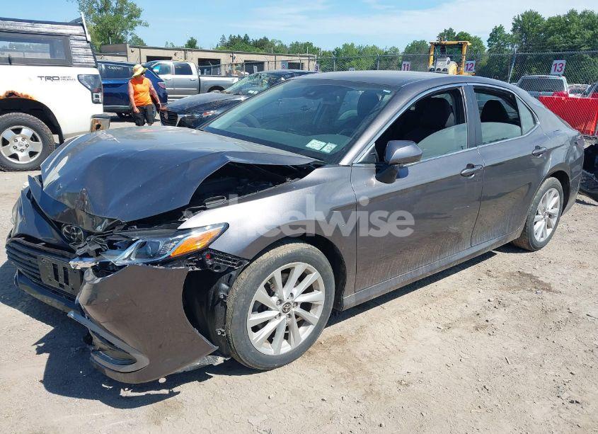 Photo 2 of 2023 Toyota Camry LE (VIN 4T1R11AK2PU113814)