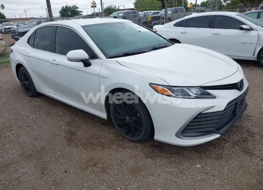 2023 Toyota Camry LE (VIN 4T1R11AK2PU737127) main photo
