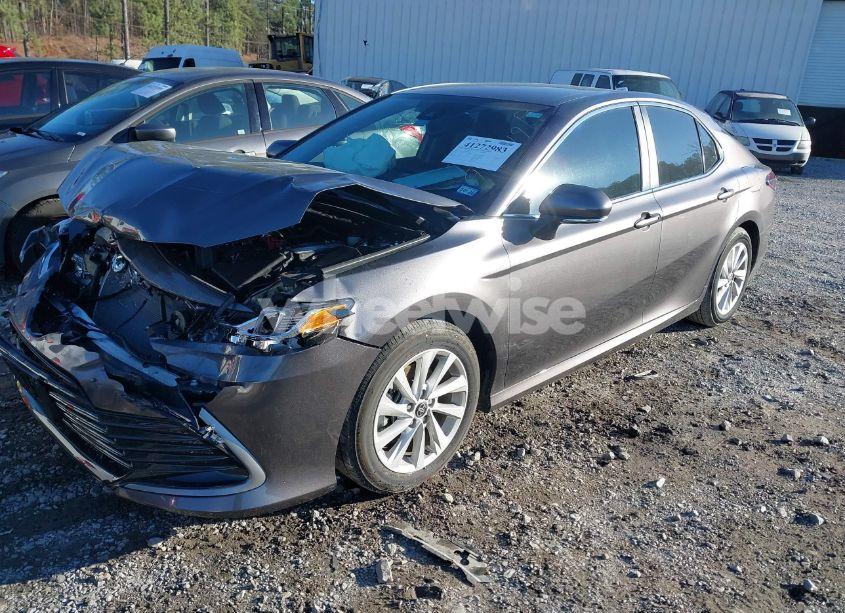 Photo 2 of 2024 Toyota Camry LE (VIN 4T1R11AK2RU918019)