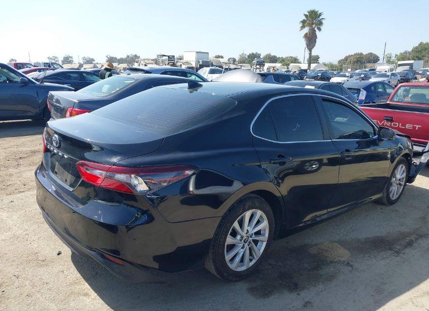 Photo 4 of 2021 Toyota Camry LE (VIN 4T1R11AK3MU614559)