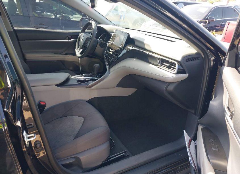 Photo 5 of 2021 Toyota Camry LE (VIN 4T1R11AK3MU614559)