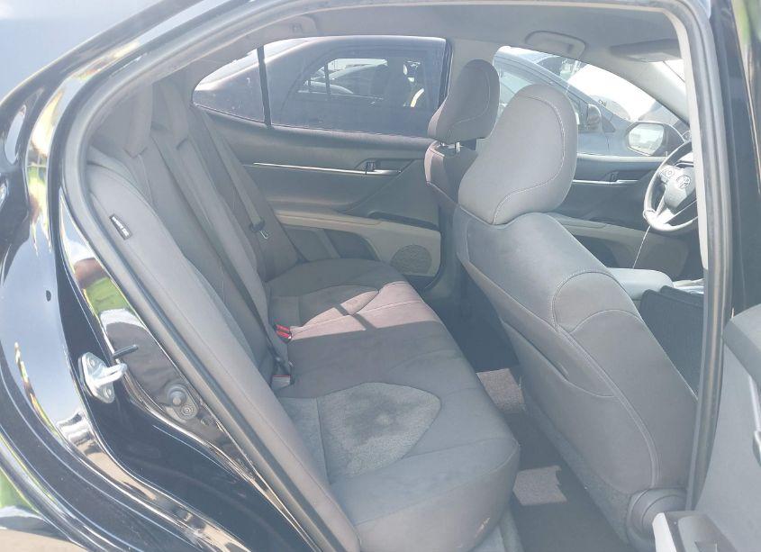 Photo 8 of 2021 Toyota Camry LE (VIN 4T1R11AK3MU614559)