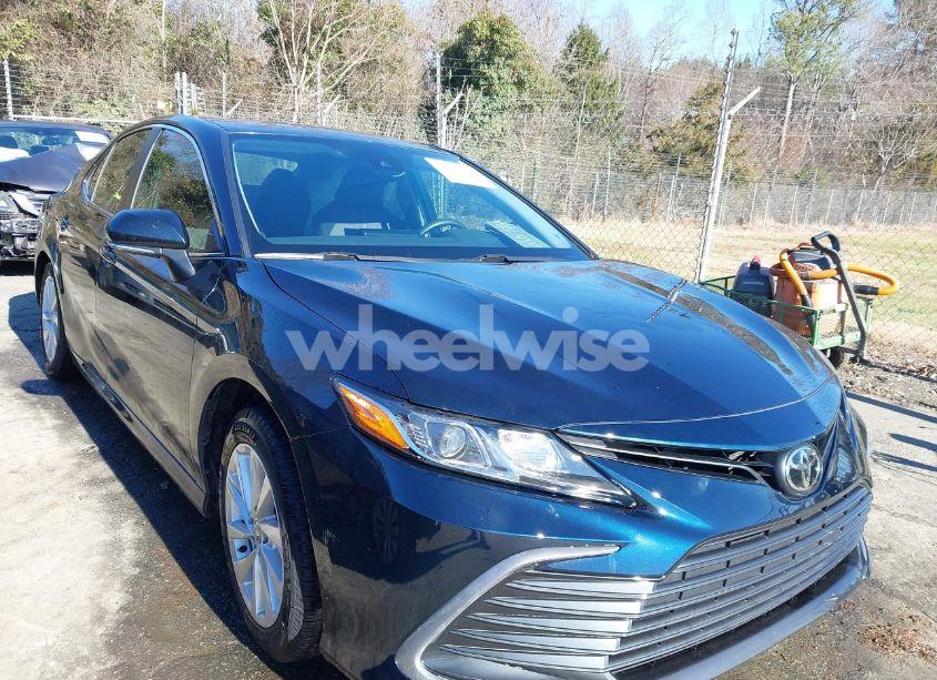 2021 Toyota Camry LE (VIN 4T1R11AK4MU491287) main photo