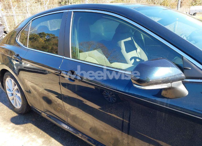 Photo 12 of 2021 Toyota Camry LE (VIN 4T1R11AK4MU491287)