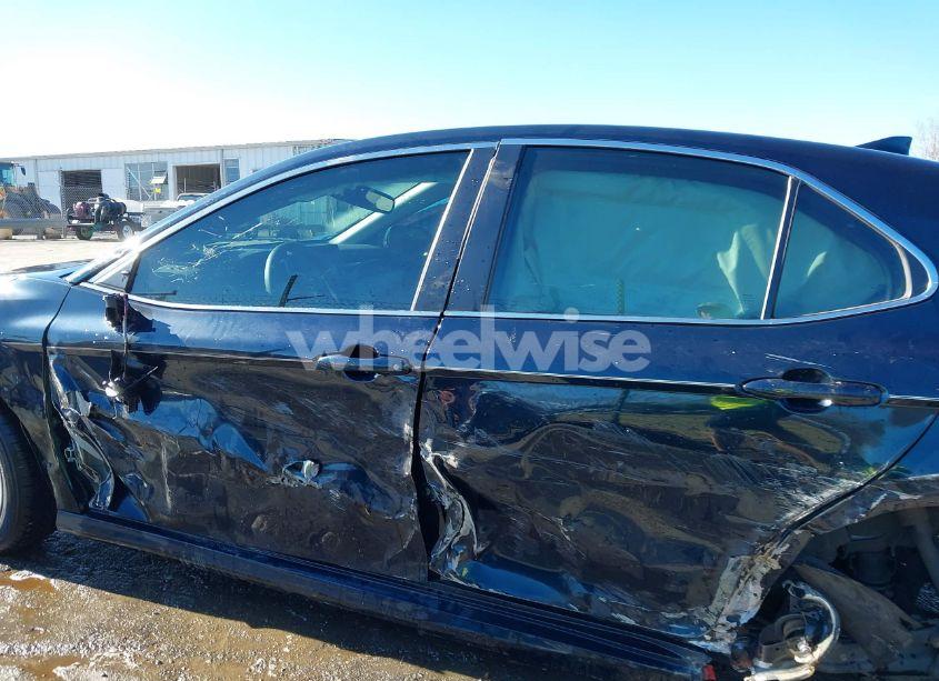 Photo 13 of 2021 Toyota Camry LE (VIN 4T1R11AK4MU491287)