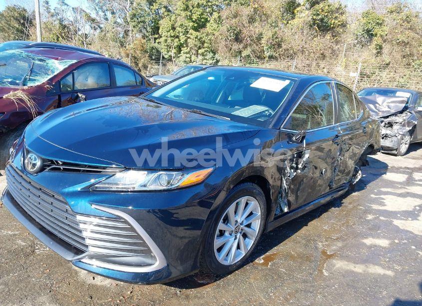 Photo 2 of 2021 Toyota Camry LE (VIN 4T1R11AK4MU491287)
