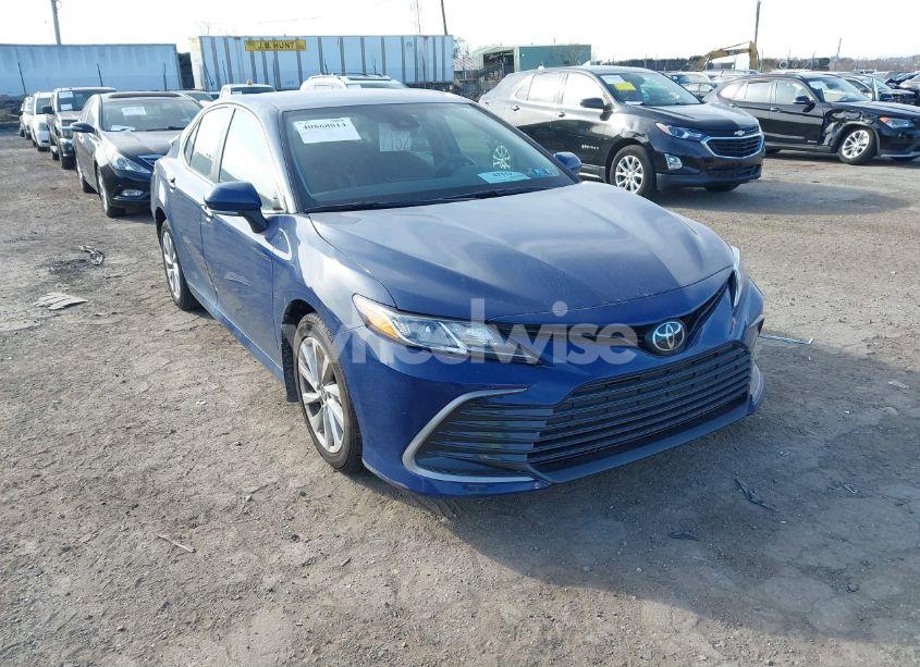 2023 Toyota Camry LE (VIN 4T1R11AK4PU170063) main photo