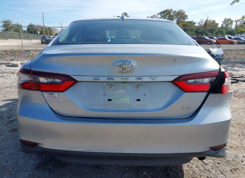 Photo 16 of 2021 Toyota Camry LE (VIN 4T1R11AK5MU494117)