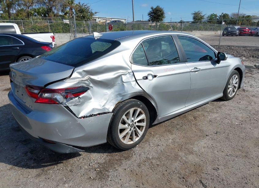 Photo 4 of 2021 Toyota Camry LE (VIN 4T1R11AK5MU494117)