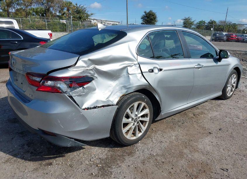 Photo 6 of 2021 Toyota Camry LE (VIN 4T1R11AK5MU494117)