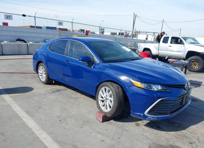 2023 Toyota Camry LE (VIN 4T1R11AK5PU139310) main photo