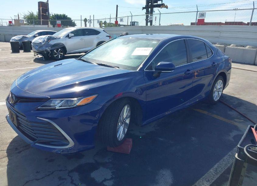 Photo 2 of 2023 Toyota Camry LE (VIN 4T1R11AK5PU139310)