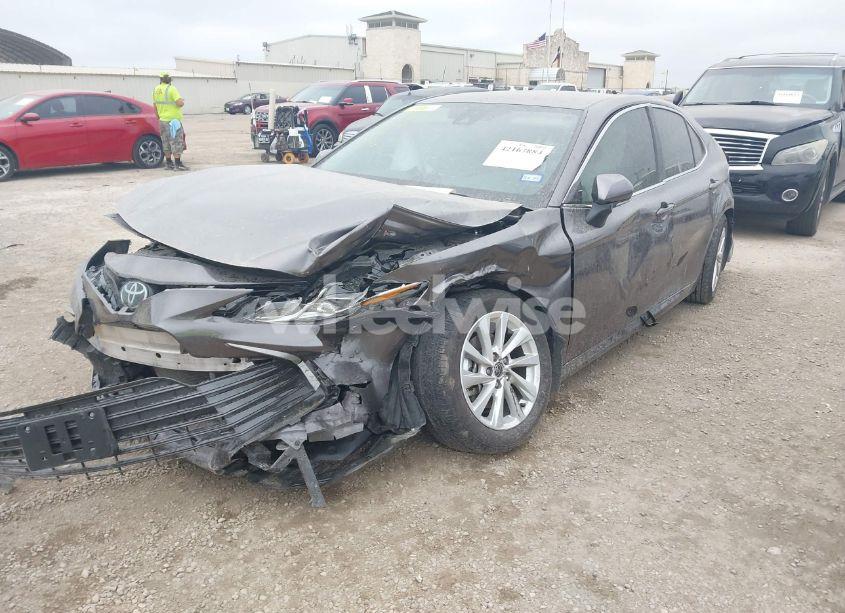 Photo 2 of 2023 Toyota Camry LE (VIN 4T1R11AK5PU152686)