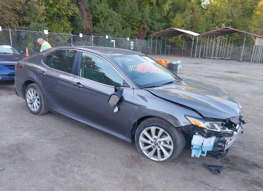 2023 Toyota Camry LE (VIN 4T1R11AK5PU755539) main photo