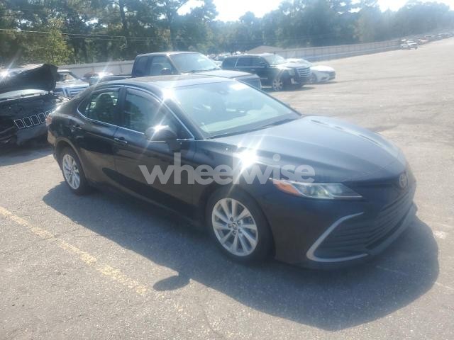 Photo 3 of 2022 TOYOTA CAMRY LE (VIN 4T1R11AK6NU046048)