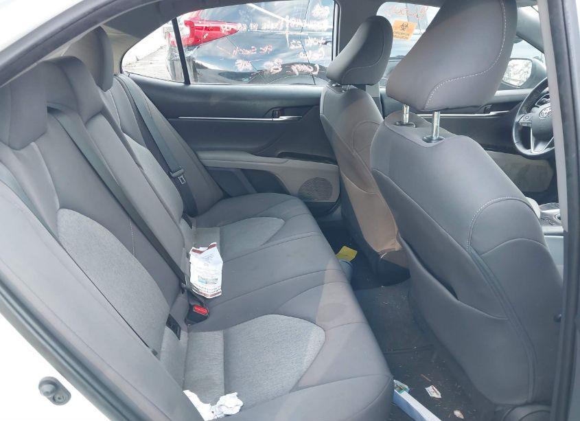 Photo 8 of 2022 Toyota Camry LE (VIN 4T1R11AK6NU056417)