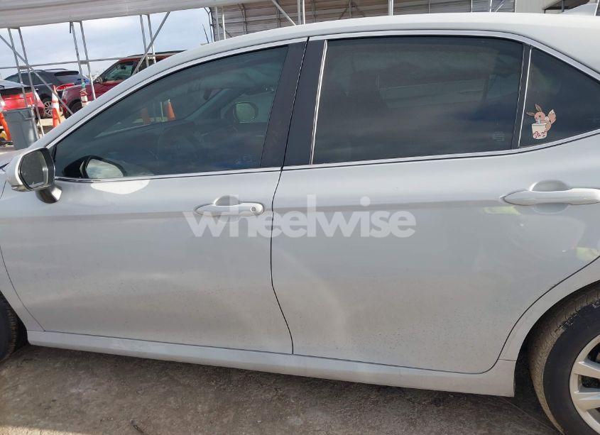 Photo 14 of 2023 Toyota Camry LE (VIN 4T1R11AK6PU118398)