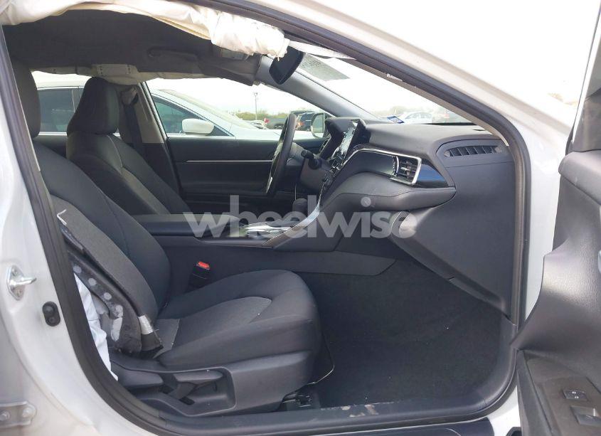 Photo 5 of 2023 Toyota Camry LE (VIN 4T1R11AK6PU118398)