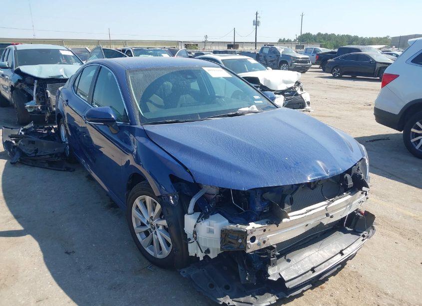 2023 Toyota Camry LE (VIN 4T1R11AK7PU098355) main photo