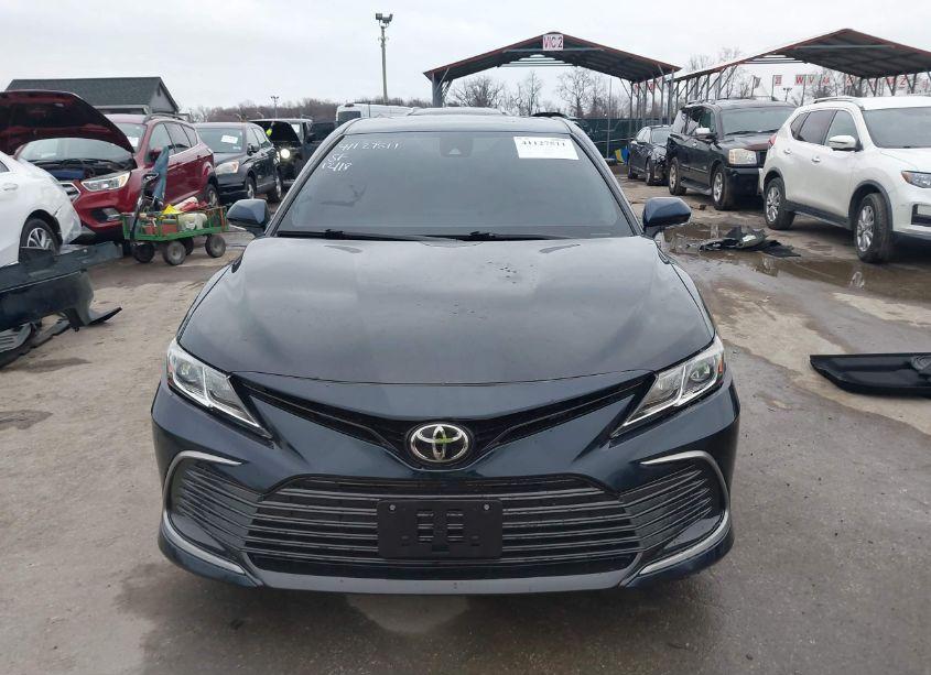 Photo 13 of 2021 Toyota Camry LE (VIN 4T1R11AK8MU513856)