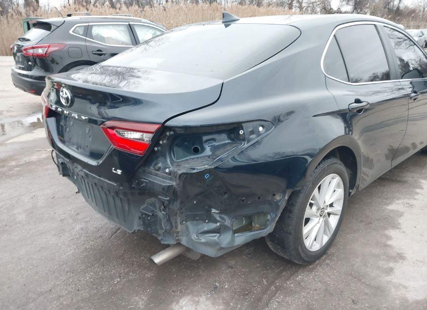 Photo 18 of 2021 Toyota Camry LE (VIN 4T1R11AK8MU513856)