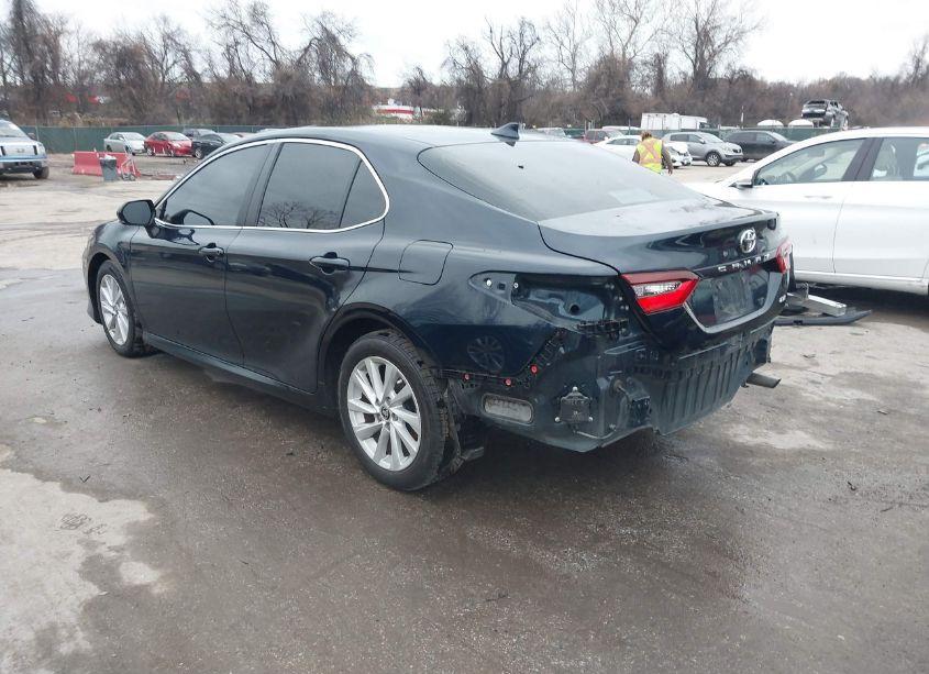 Photo 3 of 2021 Toyota Camry LE (VIN 4T1R11AK8MU513856)