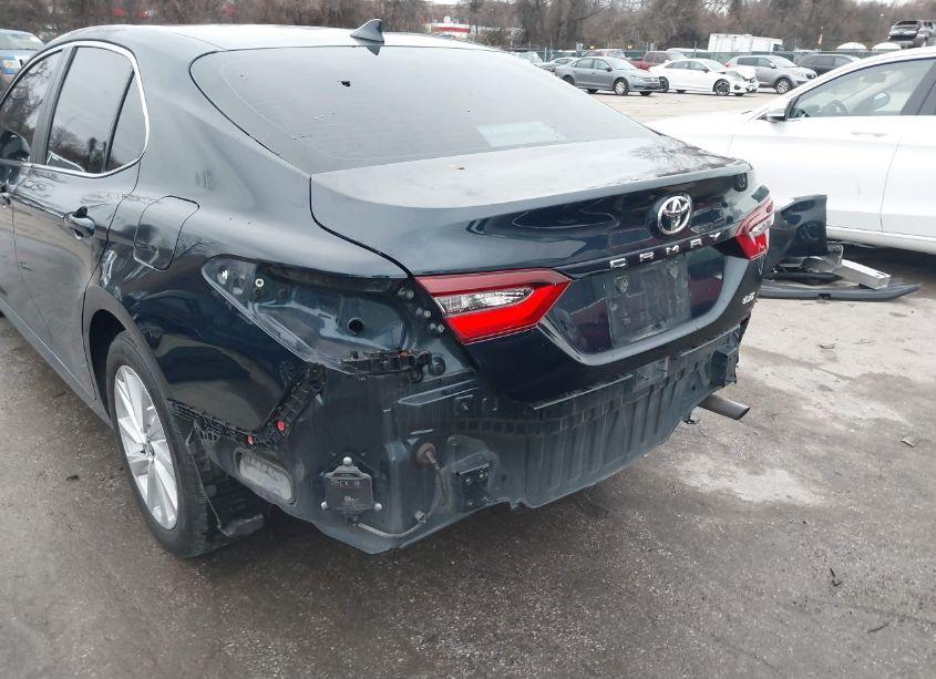 Photo 6 of 2021 Toyota Camry LE (VIN 4T1R11AK8MU513856)