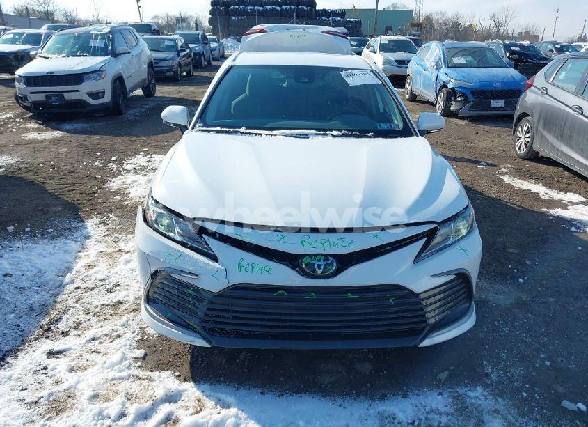 Photo 12 of 2022 Toyota Camry LE (VIN 4T1R11AK8NU071677)