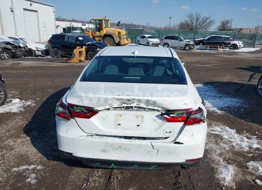 Photo 16 of 2022 Toyota Camry LE (VIN 4T1R11AK8NU071677)