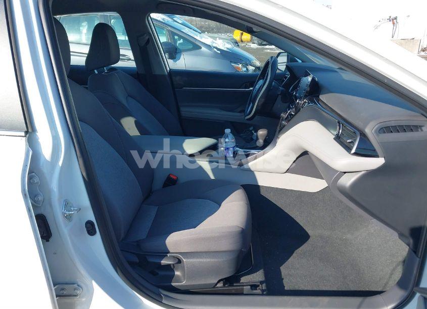 Photo 5 of 2022 Toyota Camry LE (VIN 4T1R11AK8NU071677)