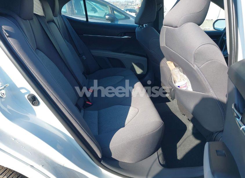 Photo 8 of 2022 Toyota Camry LE (VIN 4T1R11AK8NU071677)