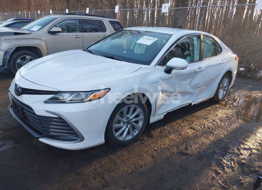 Photo 2 of 2024 Toyota Camry LE (VIN 4T1R11AK8RU873247)