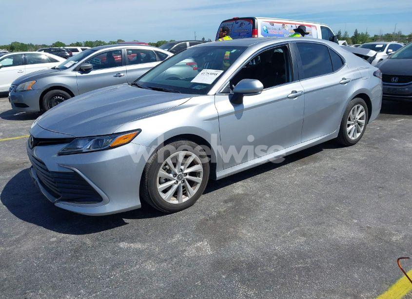 Photo 2 of 2024 Toyota Camry LE (VIN 4T1R11AK8RU906022)