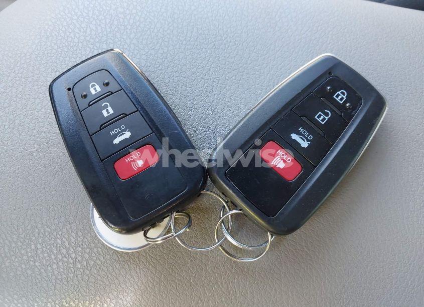 Photo 11 of 2021 Toyota Camry LE (VIN 4T1R11AK9MU447608)