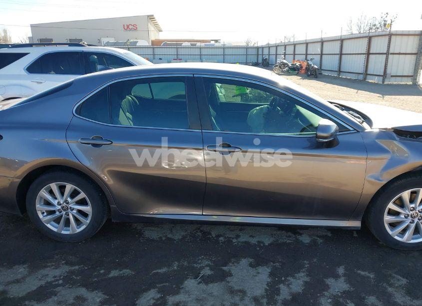 Photo 13 of 2021 Toyota Camry LE (VIN 4T1R11AK9MU447608)