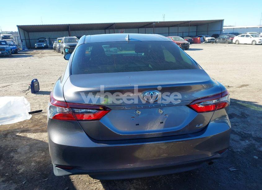 Photo 16 of 2021 Toyota Camry LE (VIN 4T1R11AK9MU447608)