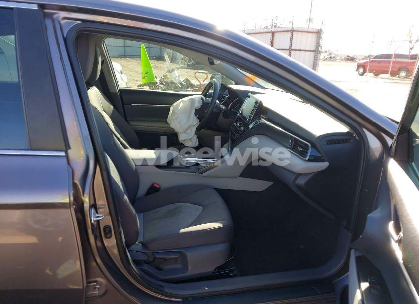 Photo 5 of 2021 Toyota Camry LE (VIN 4T1R11AK9MU447608)