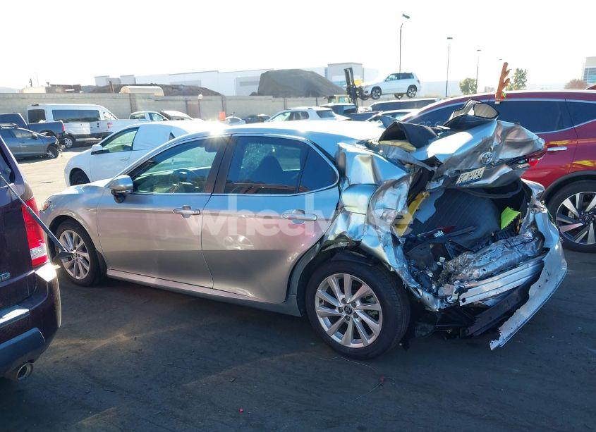 Photo 15 of 2022 Toyota Camry LE (VIN 4T1R11AK9NU709967)