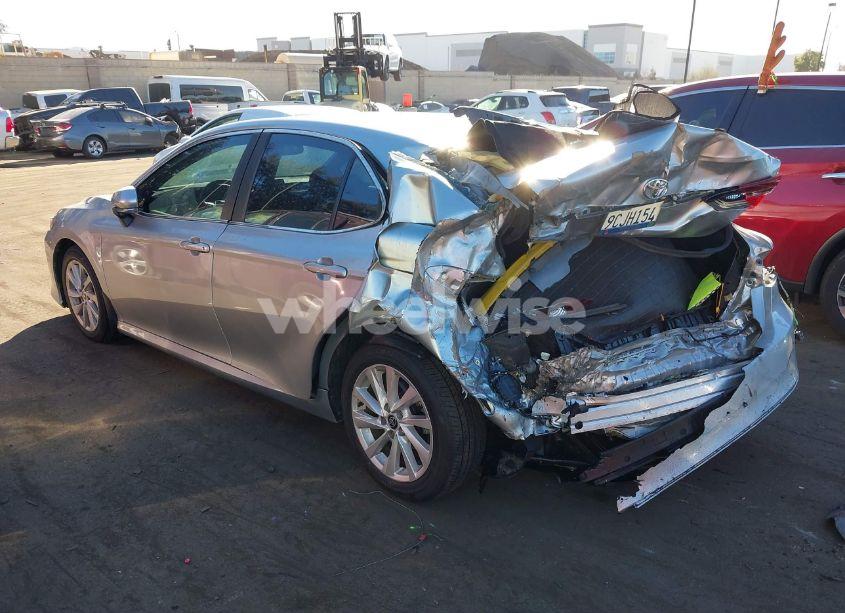Photo 3 of 2022 Toyota Camry LE (VIN 4T1R11AK9NU709967)