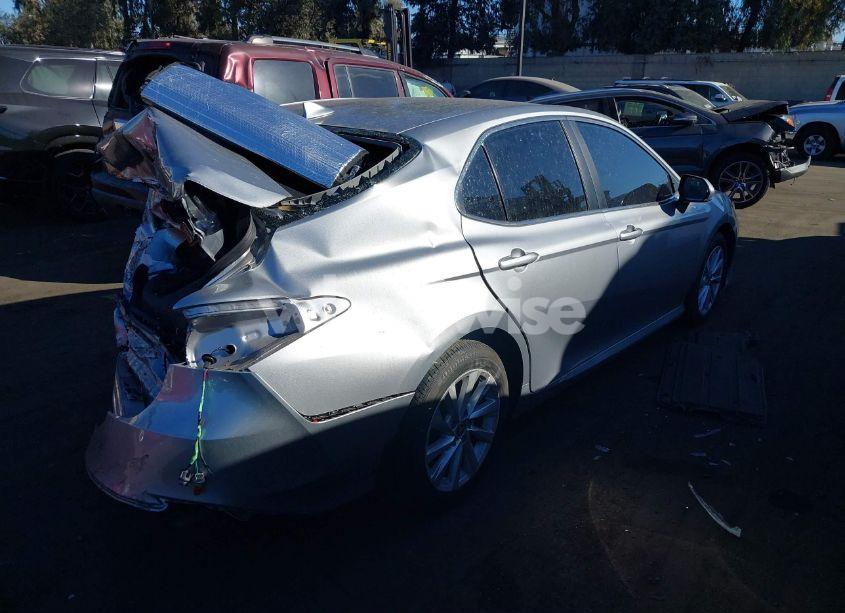 Photo 4 of 2022 Toyota Camry LE (VIN 4T1R11AK9NU709967)
