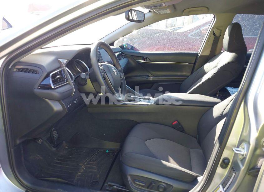 Photo 5 of 2022 Toyota Camry LE (VIN 4T1R11AK9NU709967)