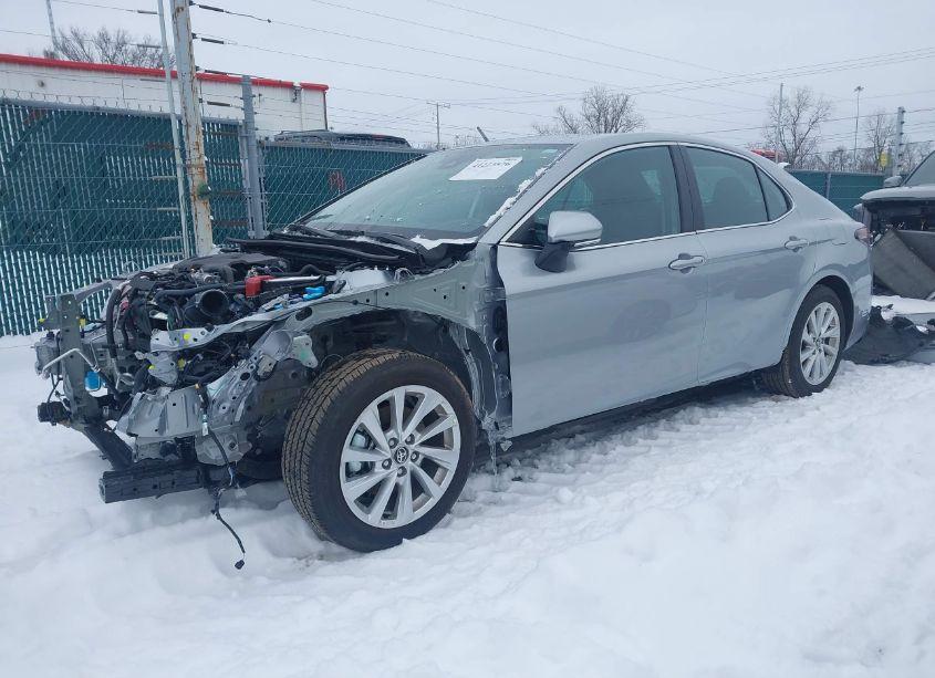 Photo 2 of 2023 Toyota Camry LE (VIN 4T1R11AK9PU127967)