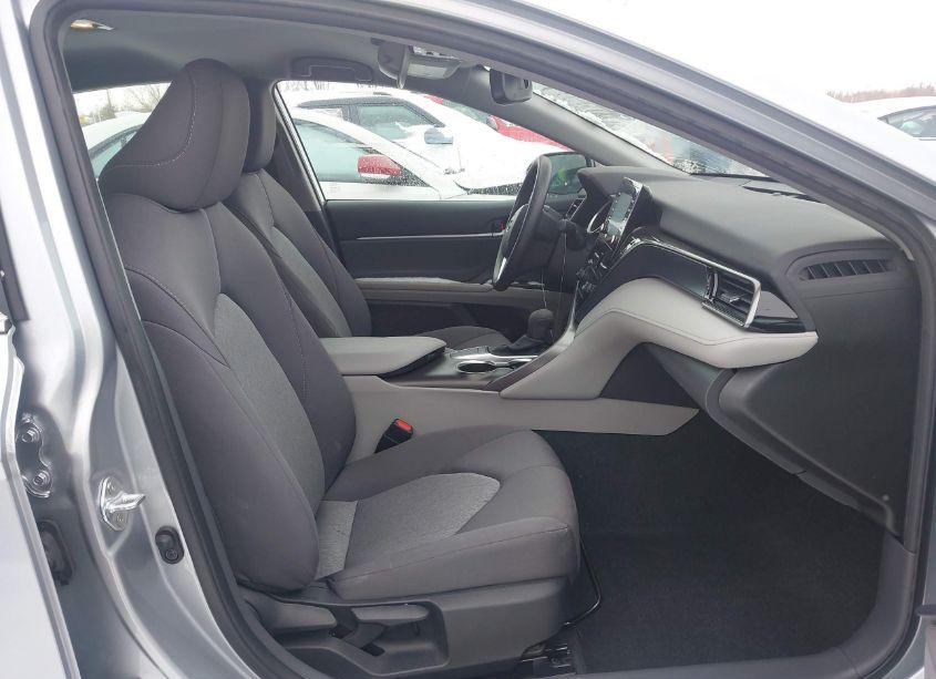 Photo 5 of 2023 Toyota Camry LE (VIN 4T1R11AK9PU127967)