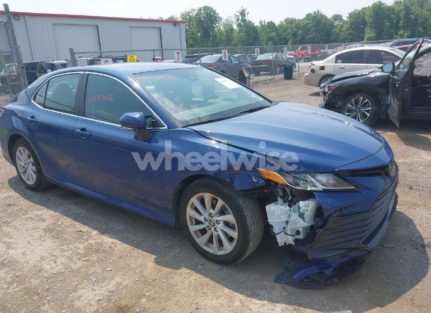 2023 Toyota Camry LE (VIN 4T1R11AK9PU180068) main photo