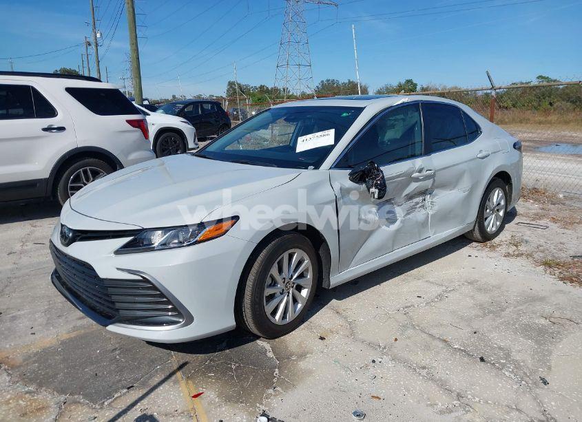 Photo 2 of 2024 Toyota Camry LE (VIN 4T1R11AK9RU248677)