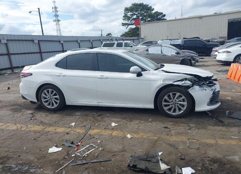 Photo 13 of 2024 Toyota Camry LE (VIN 4T1R11AK9RU253555)