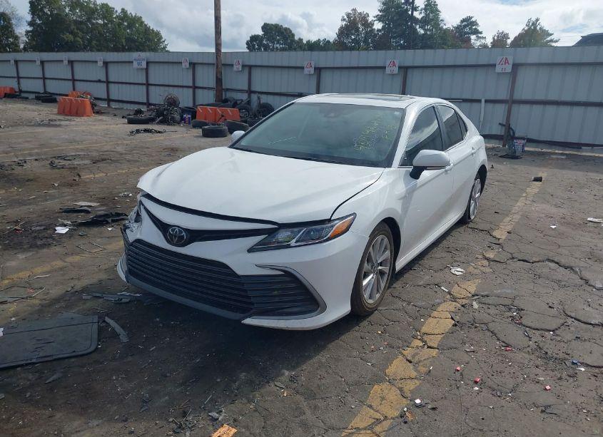 Photo 2 of 2024 Toyota Camry LE (VIN 4T1R11AK9RU253555)