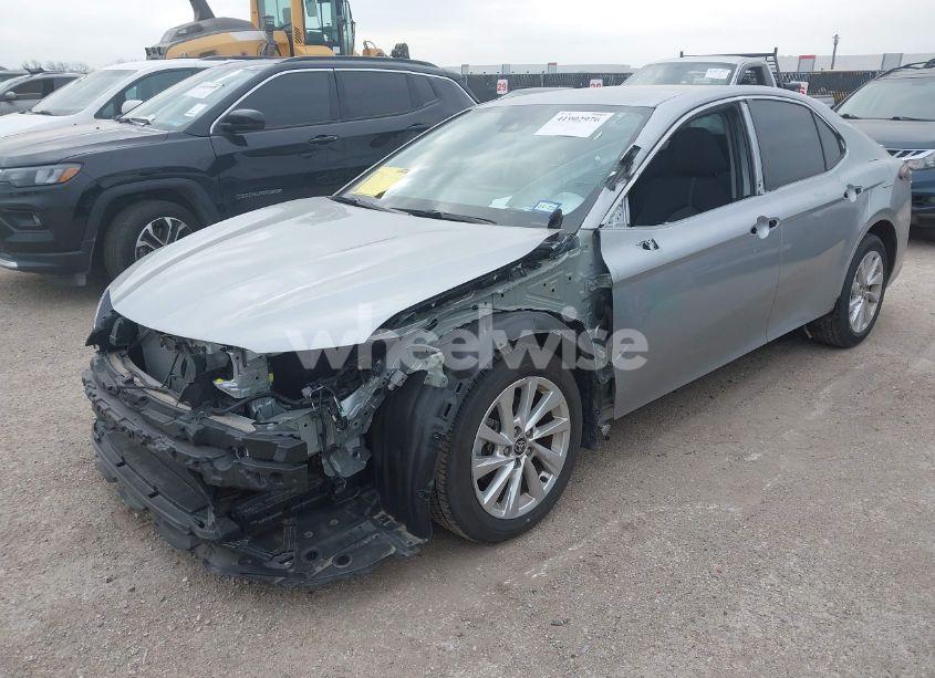 Photo 2 of 2023 Toyota Camry LE (VIN 4T1R11AKXPU152098)
